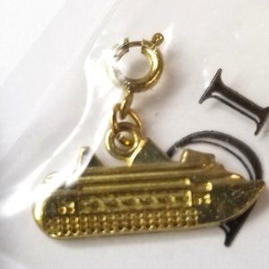 ✅1026CH NEW Sealed Gold Tone Cruise Ship Charm